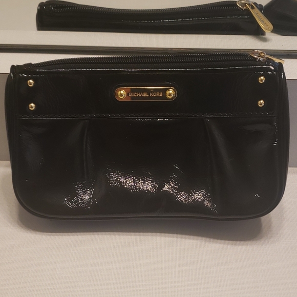 Authentic brand new Michael Kors clutch - Picture 1 of 4